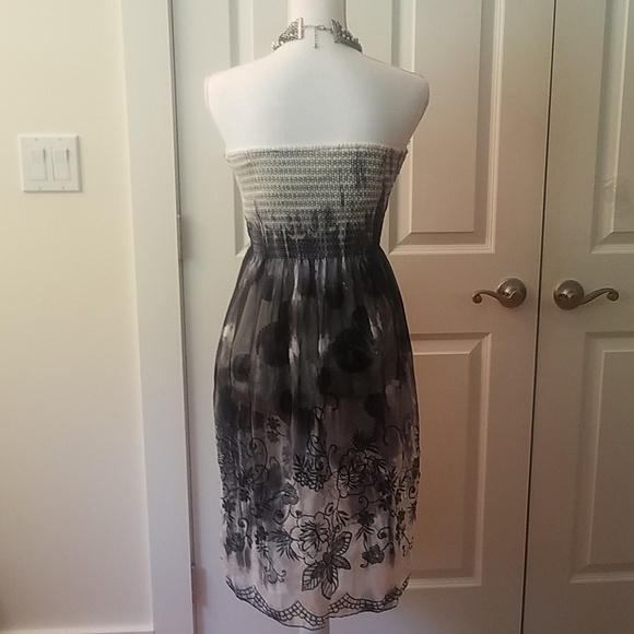 Dress - Picture 6 of 7